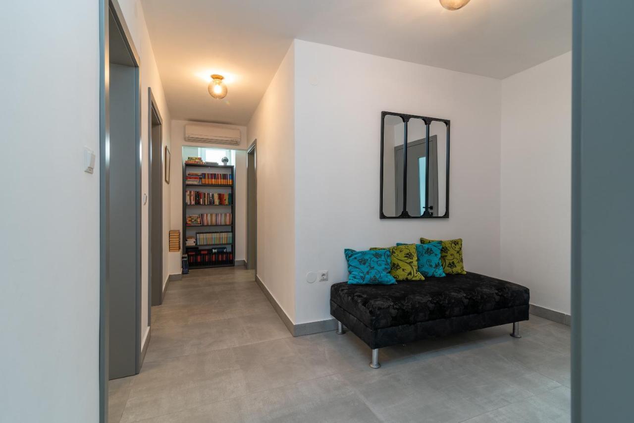 Apartment Kambel Kaštela エクステリア 写真