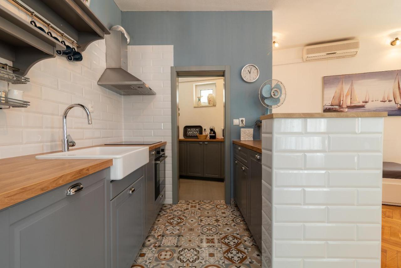 Apartment Kambel Kaštela エクステリア 写真