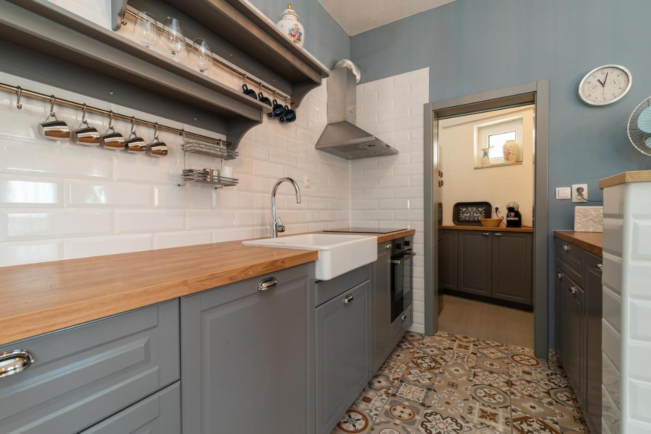 Apartment Kambel Kaštela エクステリア 写真