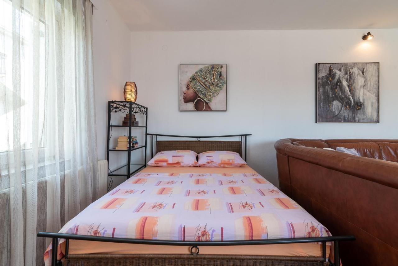 Apartment Kambel Kaštela エクステリア 写真
